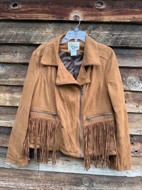 Cripple creek vintage faux suede fully lined jacket with fringe and zip pockets